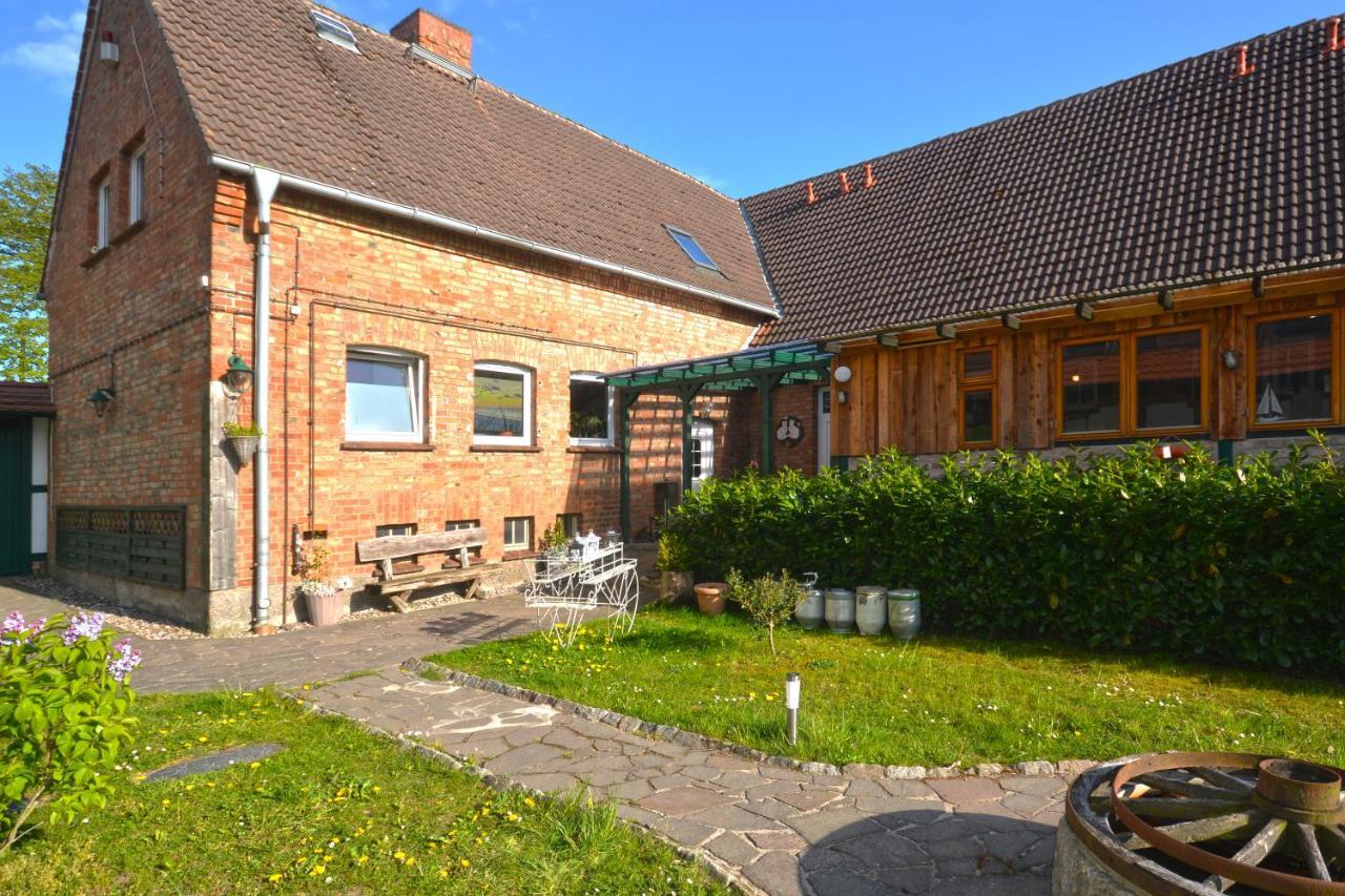 Aparthotel Himmelreich Ruegen à Zirkow Extérieur photo