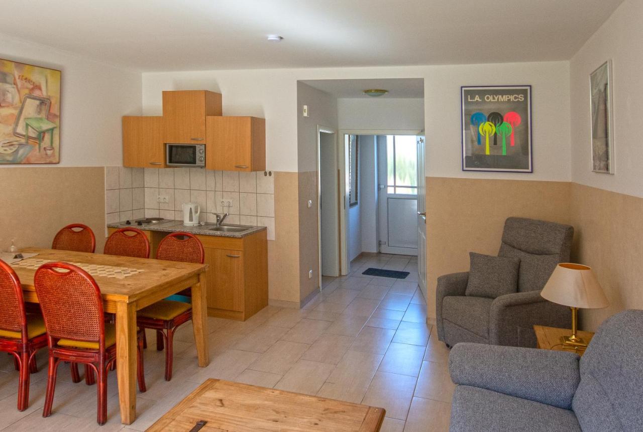 Aparthotel Himmelreich Ruegen à Zirkow Extérieur photo