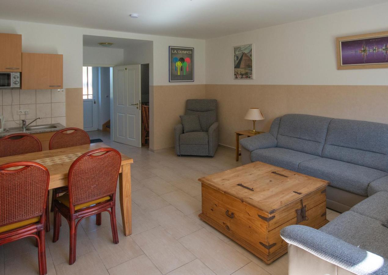 Aparthotel Himmelreich Ruegen à Zirkow Extérieur photo